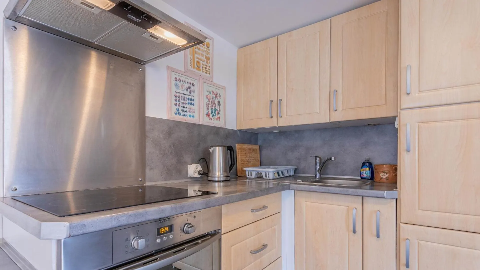 Joli Bungalow Roquebrune-sur-Argens 0*,  France
